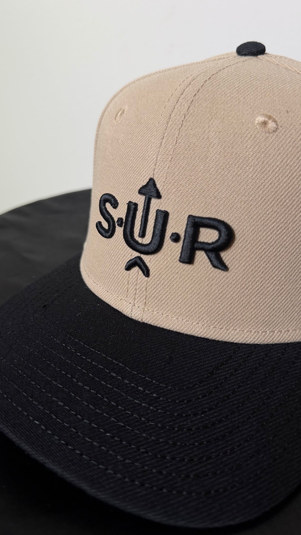 SUR Signature Snapback – Beige