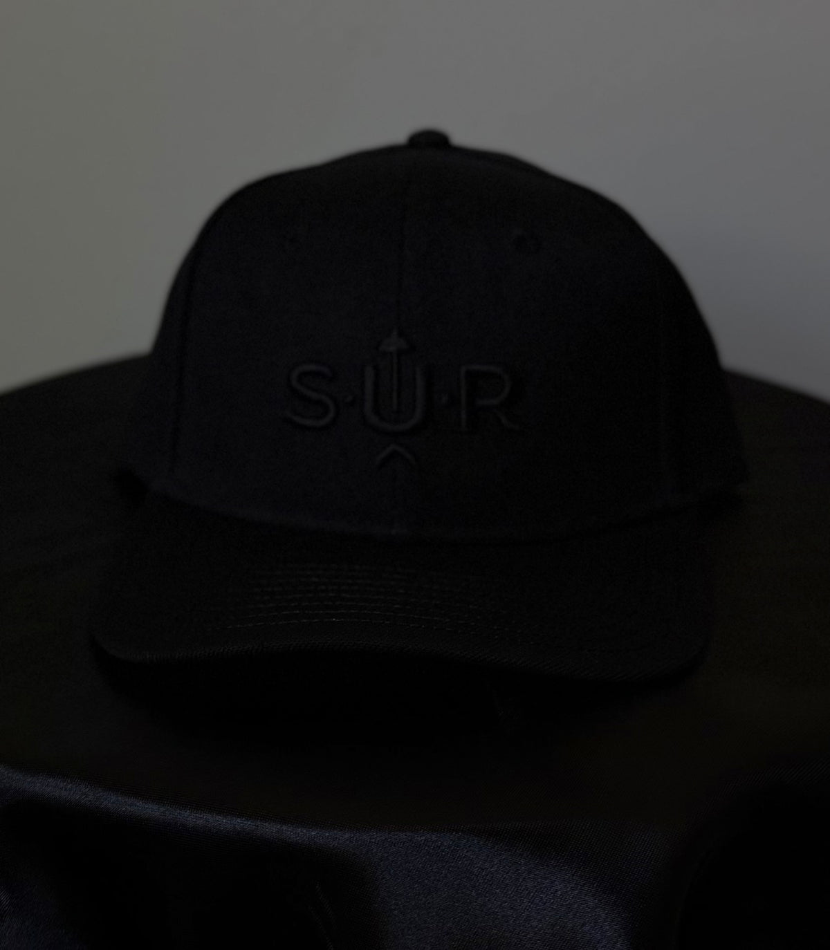 SUR Signature Snapback – Black