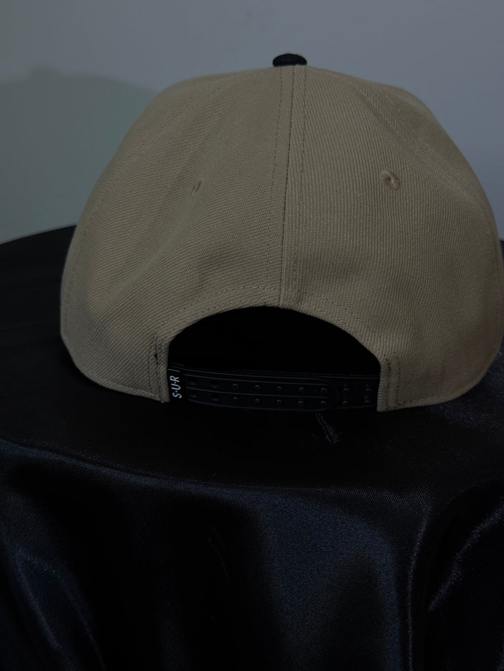 SUR Signature Snapback – Beige